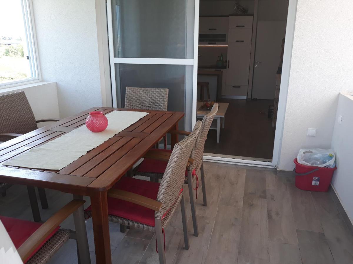 Apartment Antonella Nin Bagian luar foto