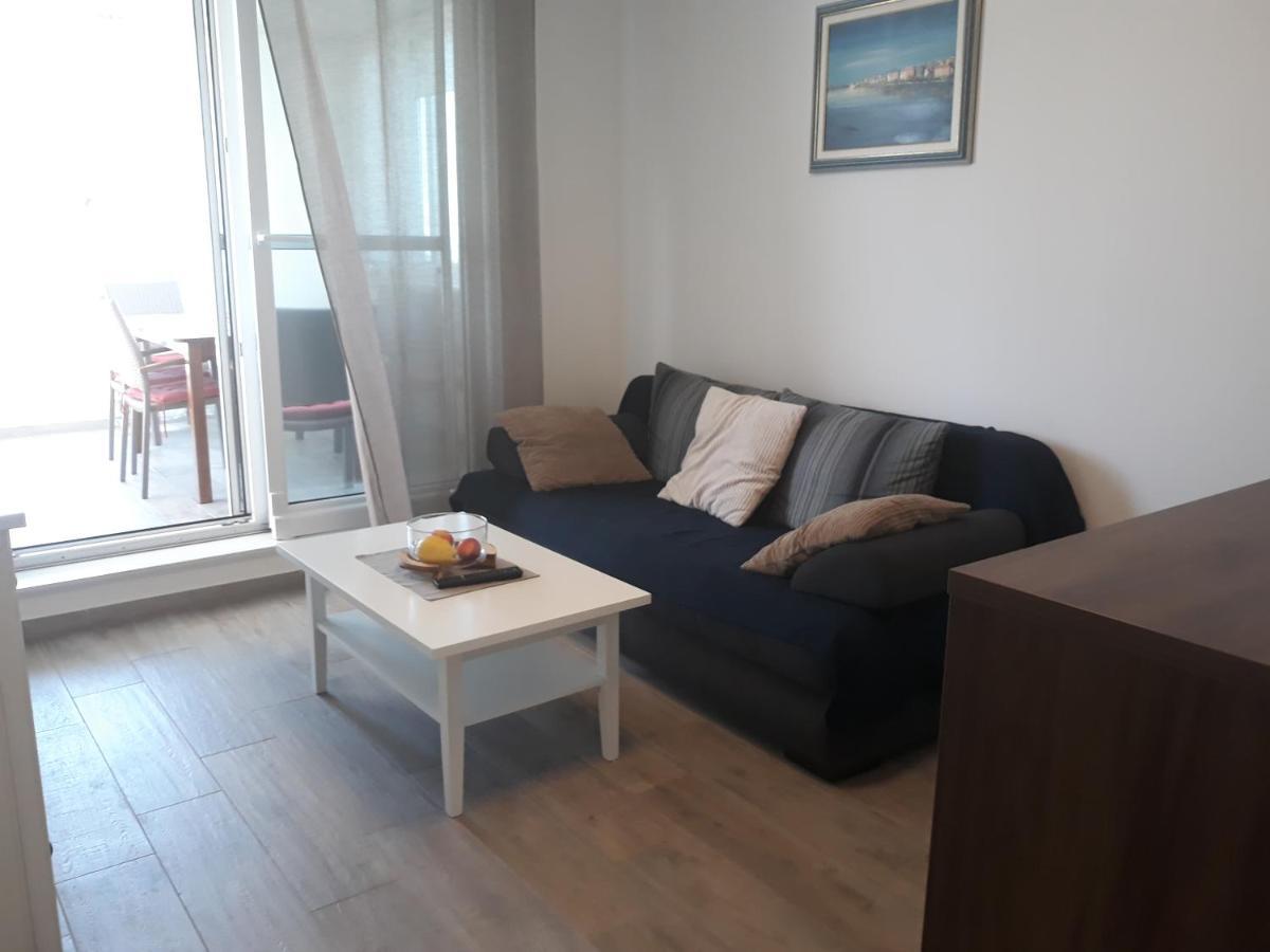 Apartment Antonella Nin Bagian luar foto