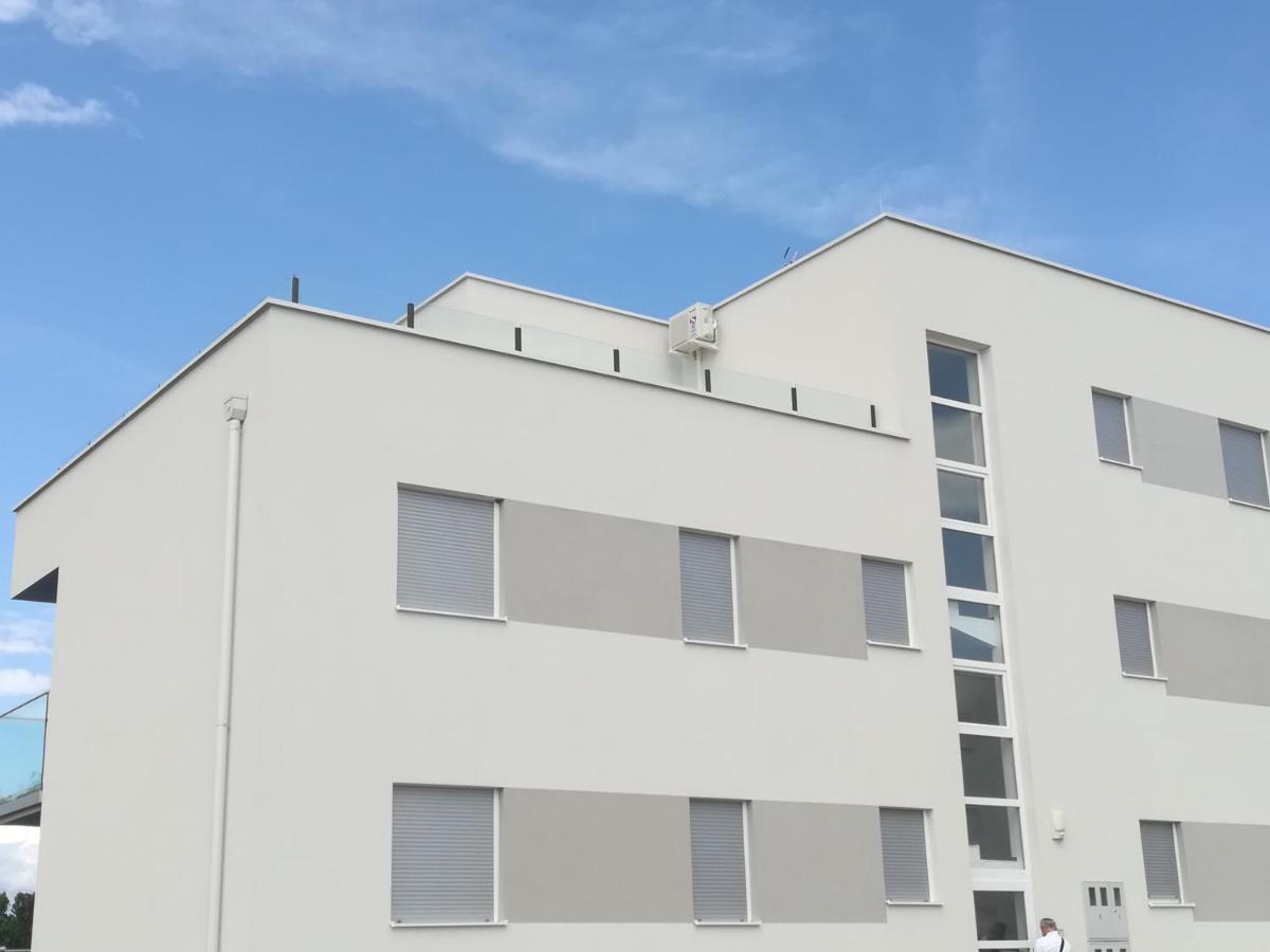 Apartment Antonella Nin Bagian luar foto