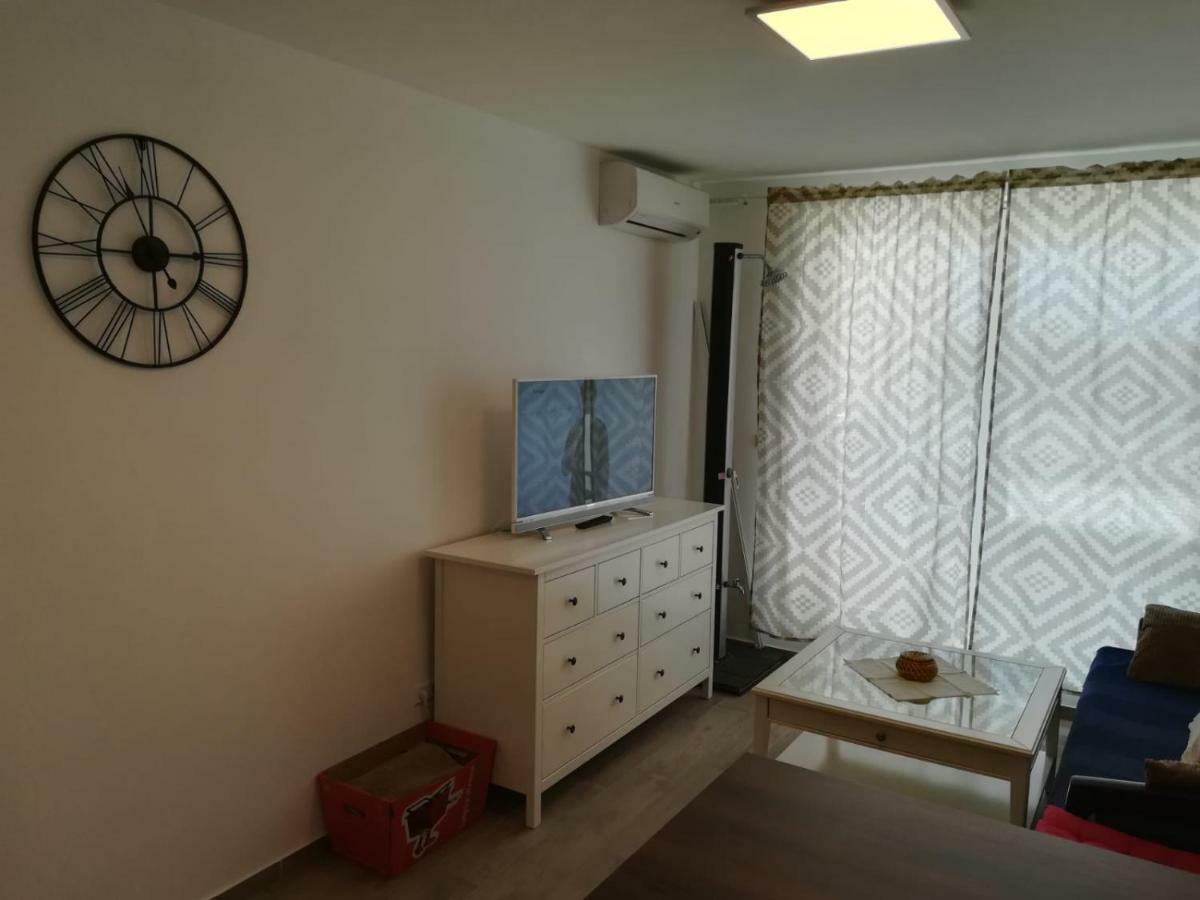 Apartment Antonella Nin Bagian luar foto