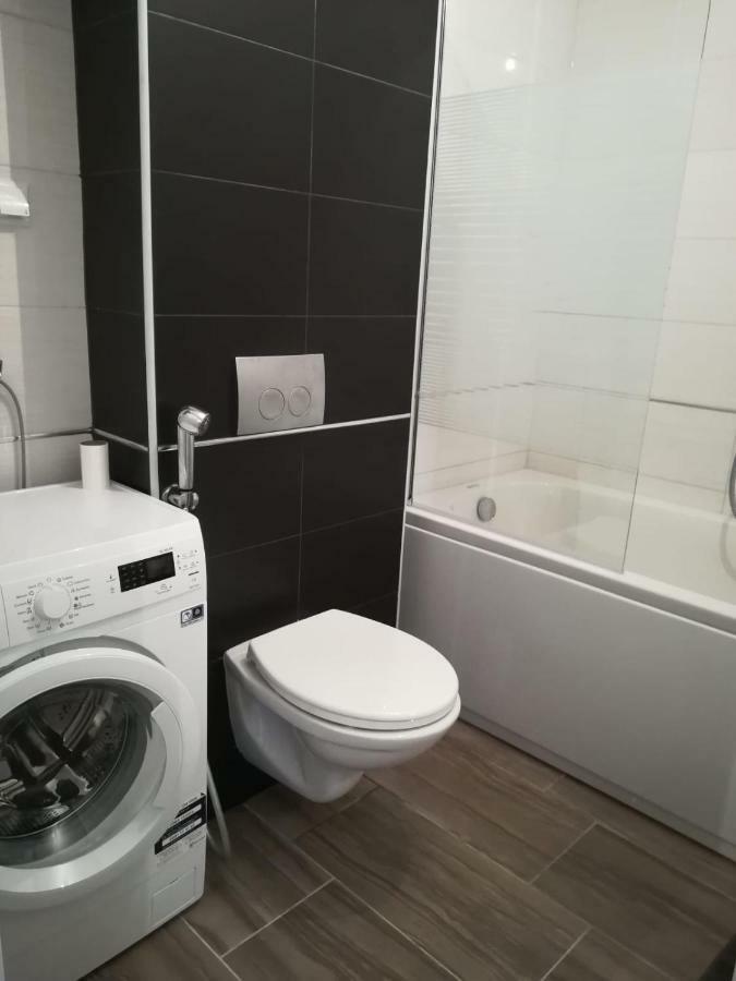 Apartment Antonella Nin Bagian luar foto