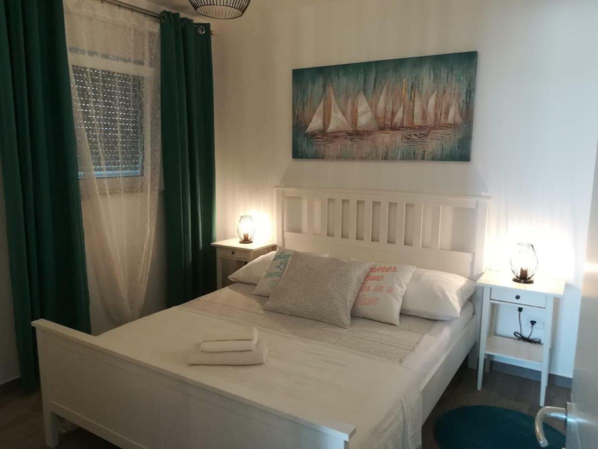 Apartment Antonella Nin Bagian luar foto