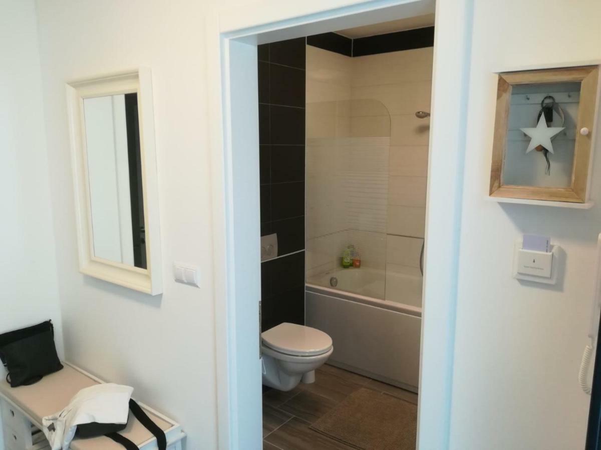 Apartment Antonella Nin Bagian luar foto
