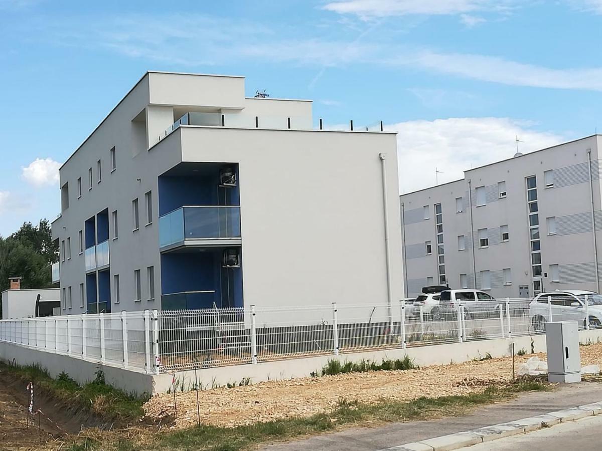 Apartment Antonella Nin Bagian luar foto