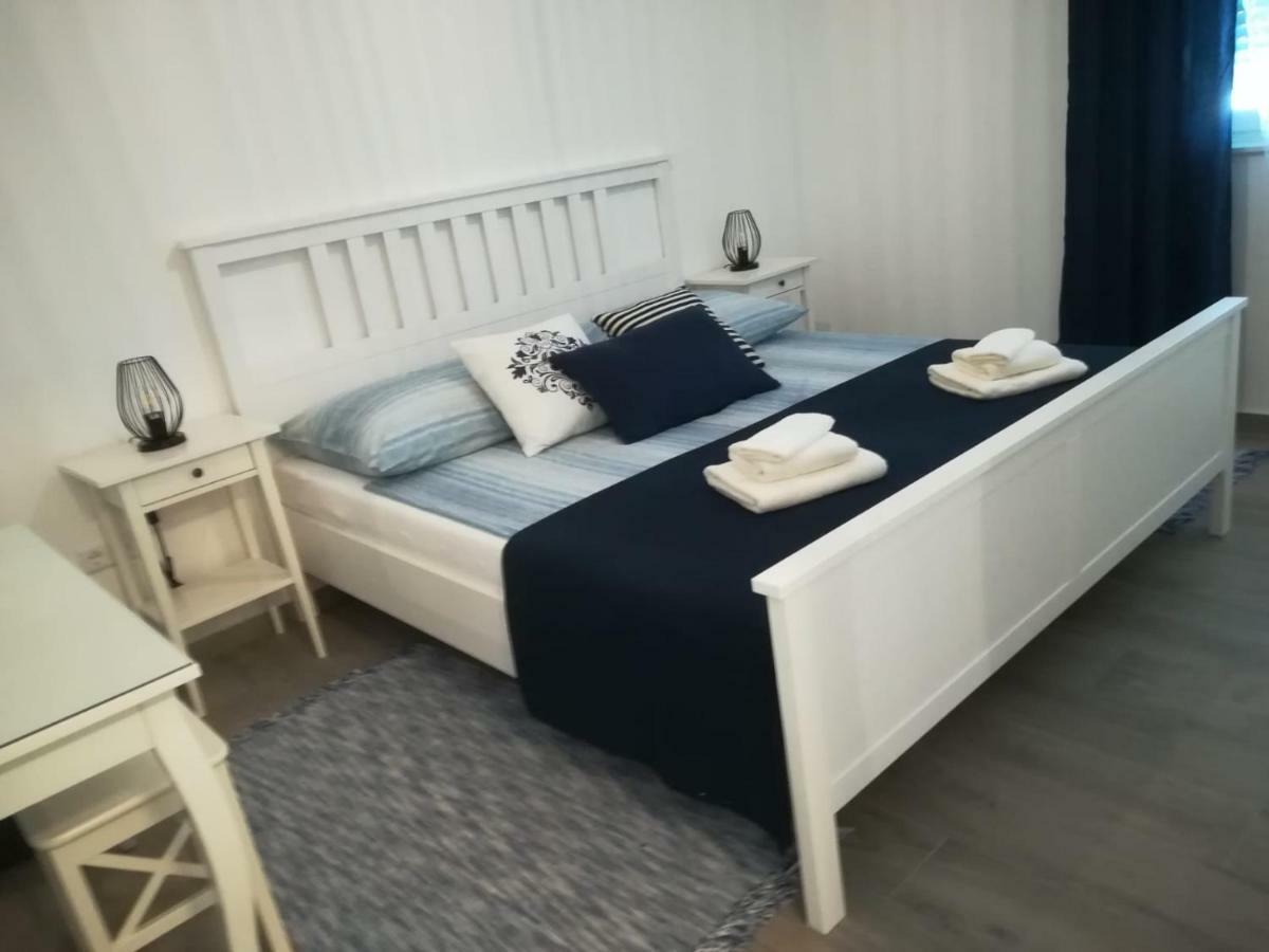 Apartment Antonella Nin Bagian luar foto