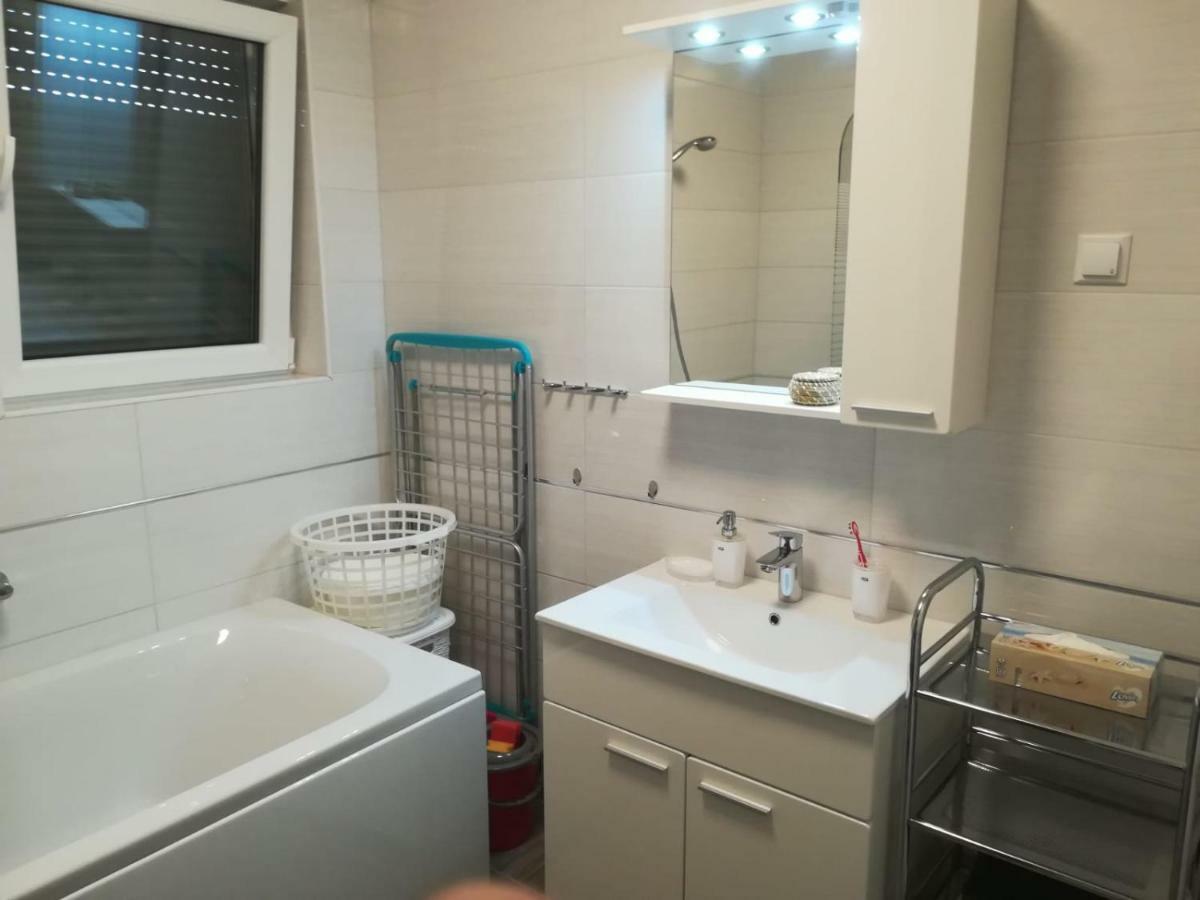Apartment Antonella Nin Bagian luar foto